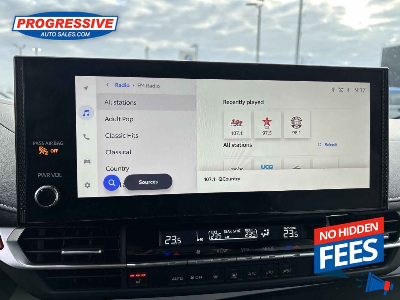 2025 Toyota Sienna LE 8-Passenger Photo
