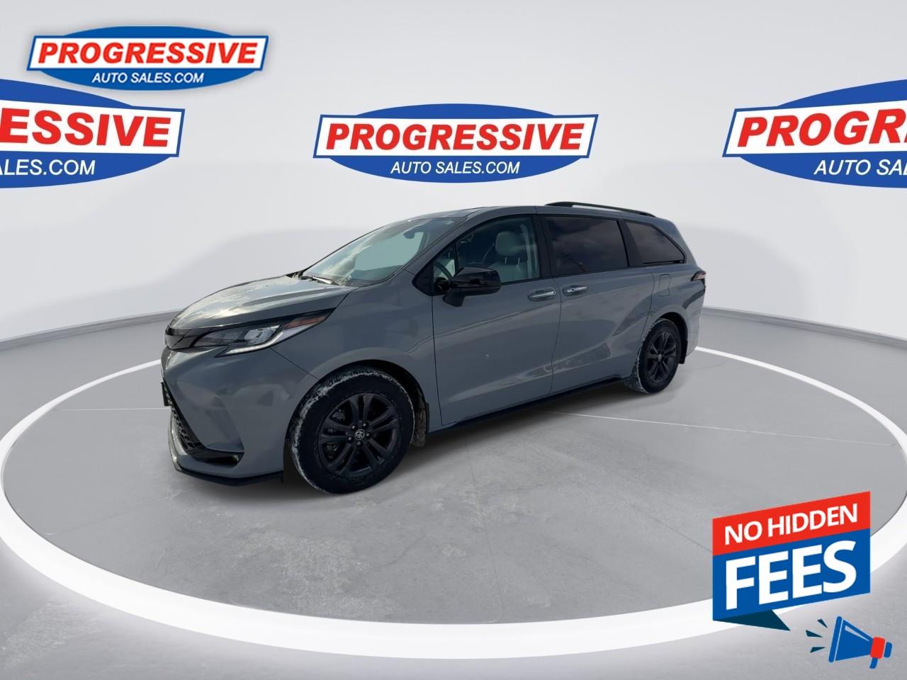 2025 Toyota Sienna LE 8-Passenger Photo4