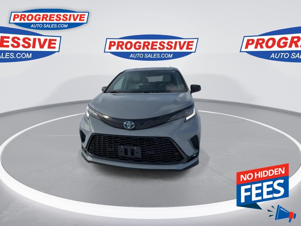 2025 Toyota Sienna LE 8-Passenger Photo