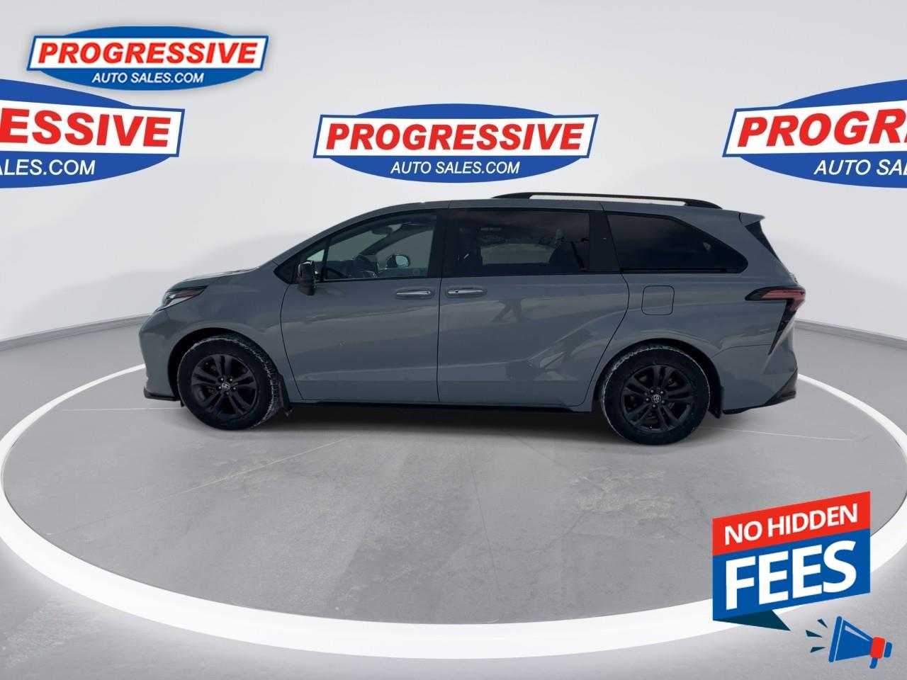 2025 Toyota Sienna LE 8-Passenger Photo