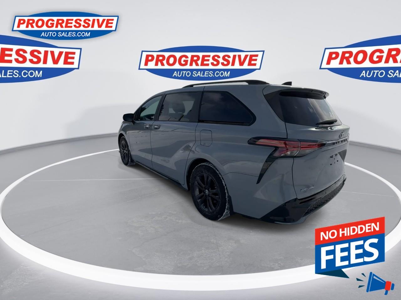 2025 Toyota Sienna LE 8-Passenger Photo