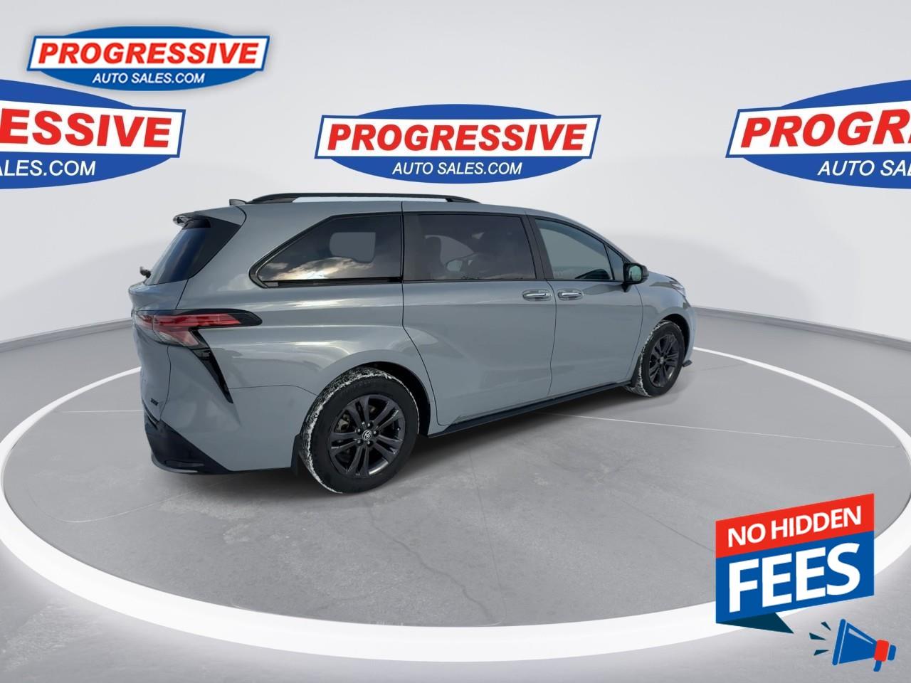 2025 Toyota Sienna LE 8-Passenger Photo