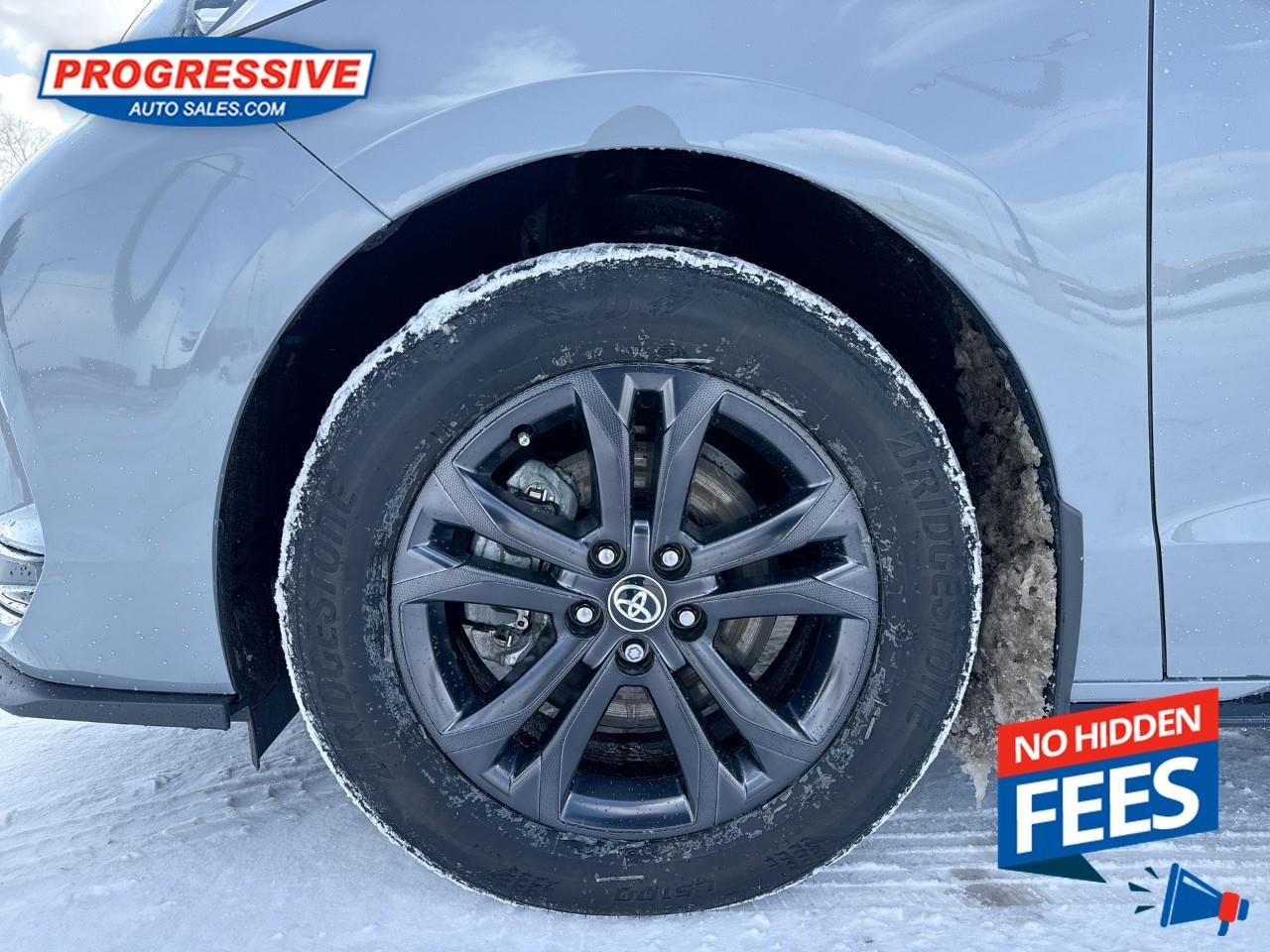 2025 Toyota Sienna LE 8-Passenger Photo