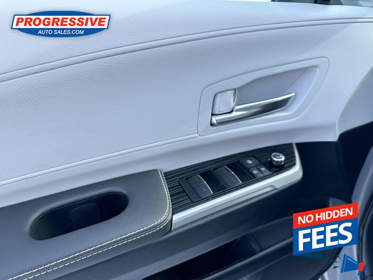 2025 Toyota Sienna LE 8-Passenger Photo