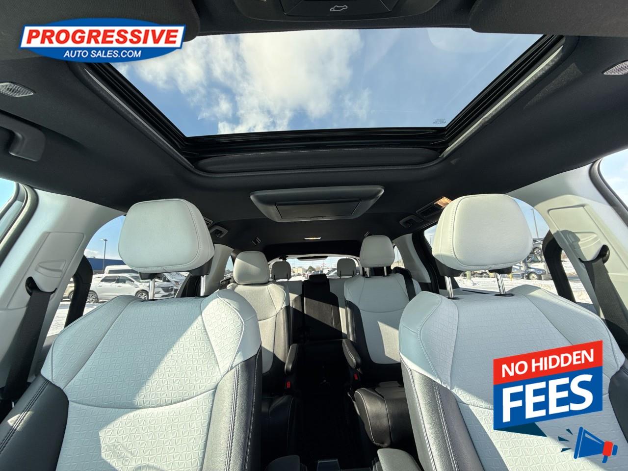 2025 Toyota Sienna LE 8-Passenger Photo