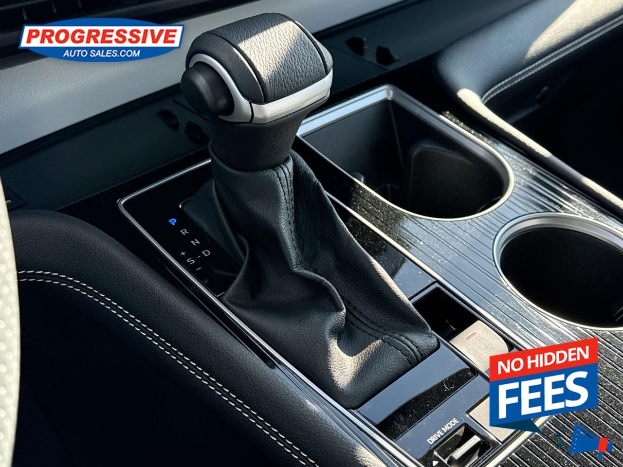 2025 Toyota Sienna LE 8-Passenger Photo