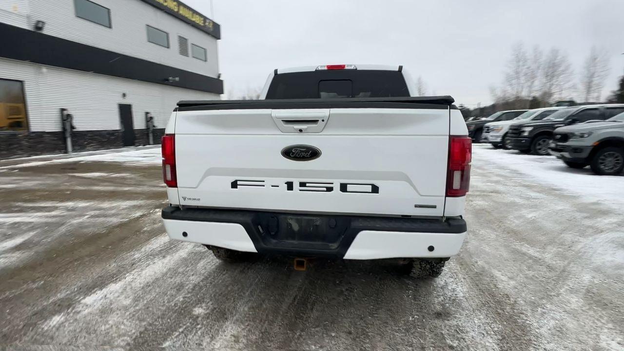 2020 Ford F-150 Lariat 4X4, HEATED SEATS, NAV, MOONROOF, BACK UP CAM!! Photo2