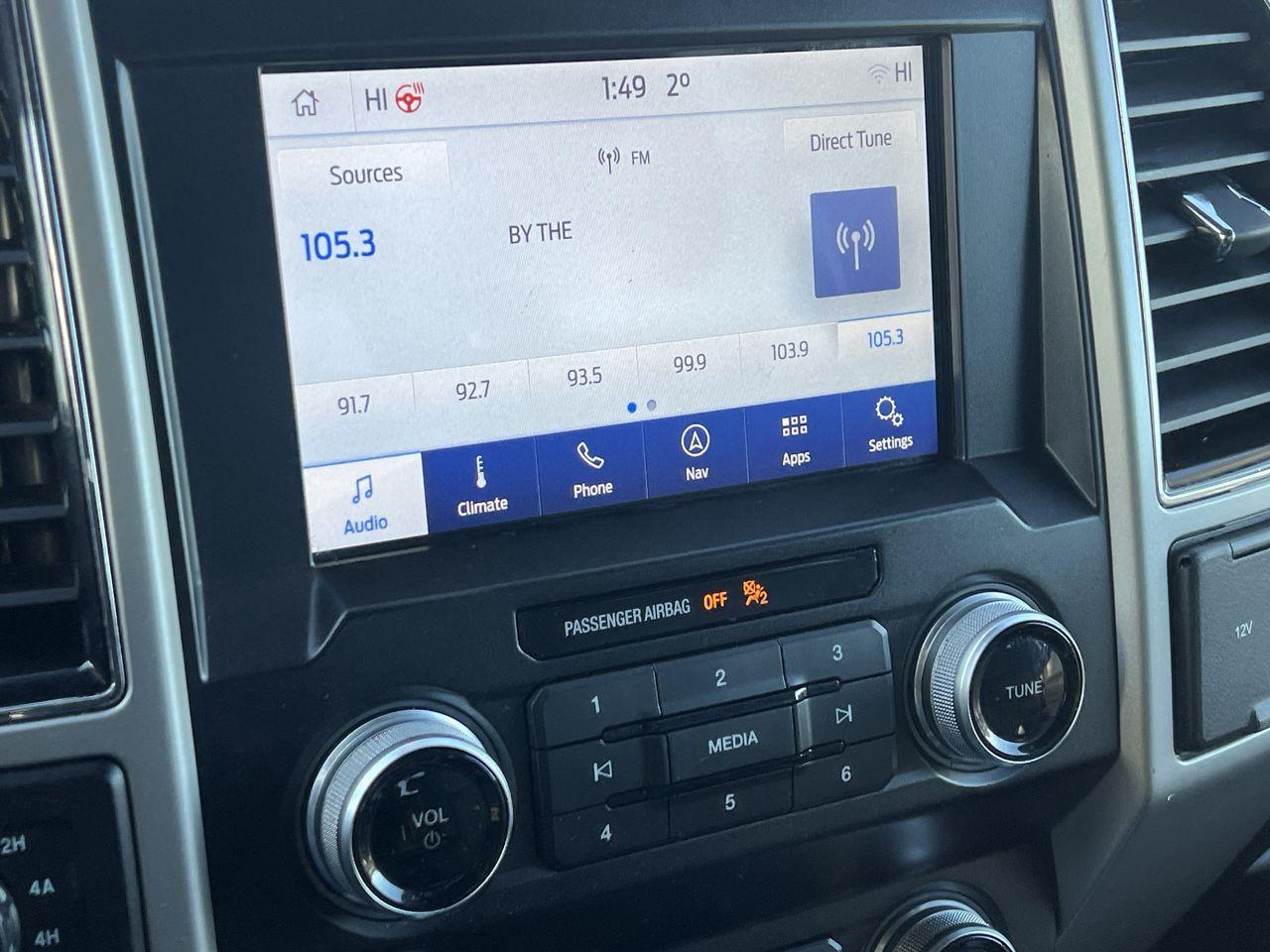 2020 Ford F-150 Lariat 4X4, HEATED SEATS, NAV, MOONROOF, BACK UP CAM!! Photo