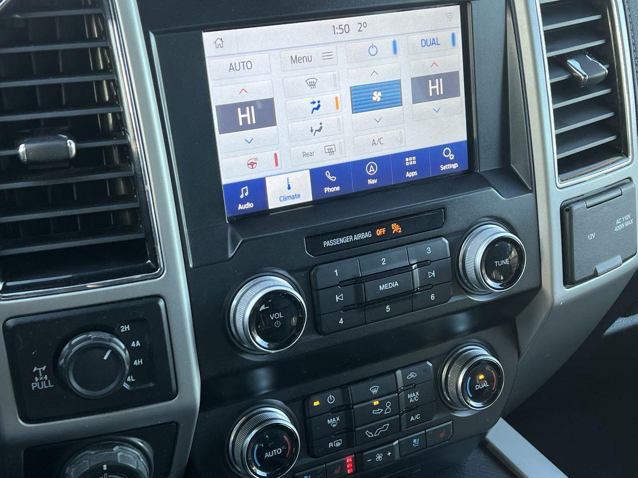 2020 Ford F-150 Lariat 4X4, HEATED SEATS, NAV, MOONROOF, BACK UP CAM!! Photo