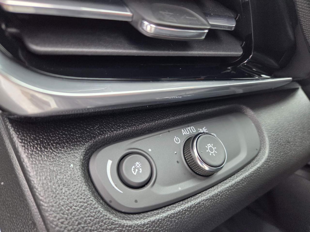 2024 Buick Envista Sport Touring One Owner | Convenience Package | 18" Wheels Photo