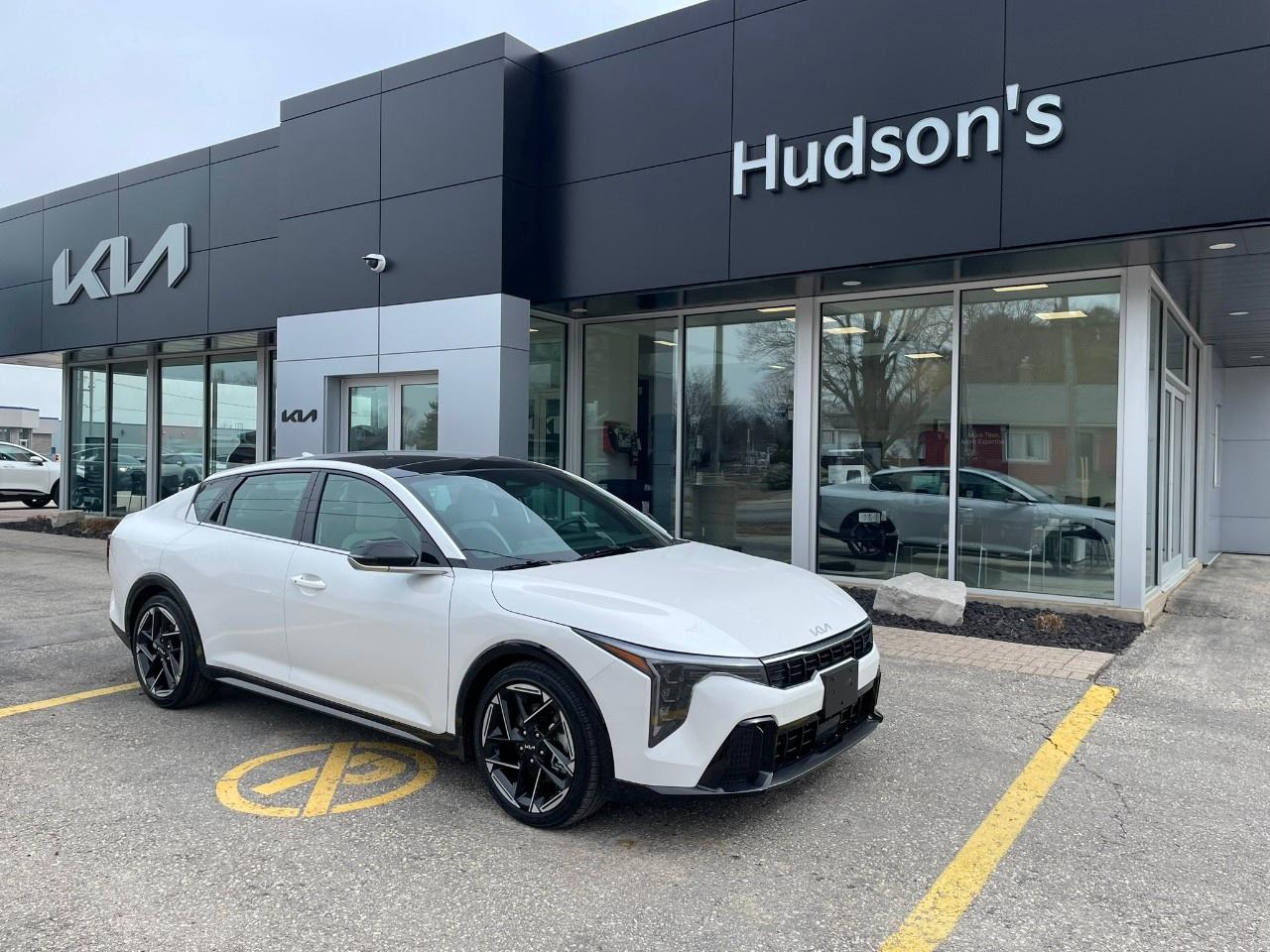 At Hudsons Listowel Kia we make car buying a breeze! New car pricing with $0 down approvals are among your options (*on approved credit). There are a variety of finance and lease options available. Also expect top dollar for your trade-in!Selling price/payment shown includes incentive(s). Does not include HST & Licensing. Bi-Weekly payments reflect current Kia Canada incentives. We have professional Product Specialist to guide you through your vehicle purchase. Contact us for more info! 1-800-403-9909