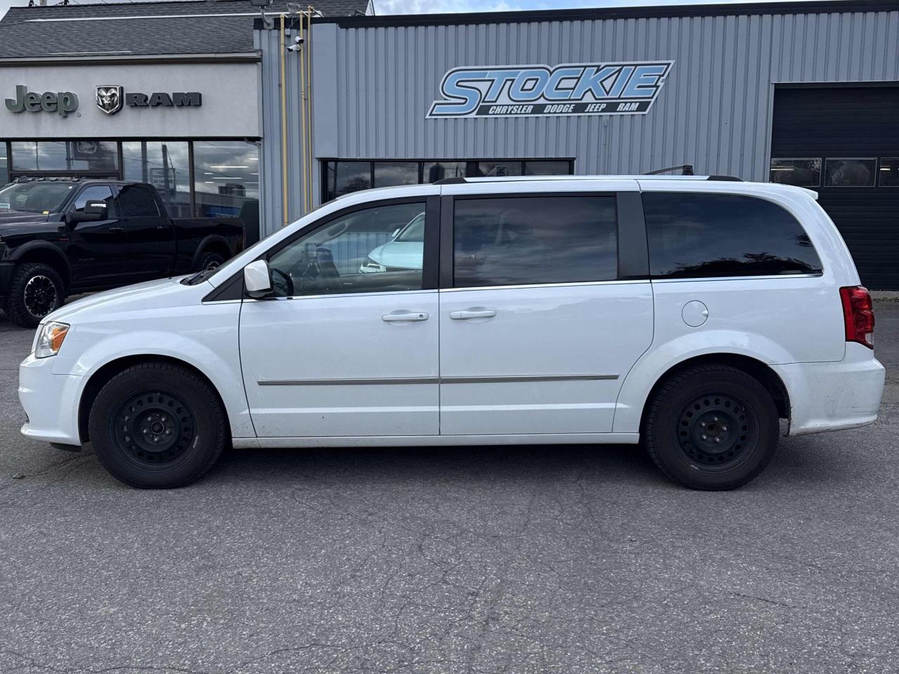 2016 Dodge Grand Caravan Crew Plus - Photo #3