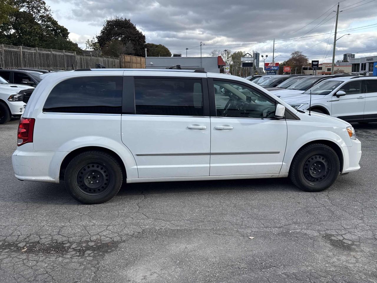 2016 Dodge Grand Caravan Crew Plus - Photo #5