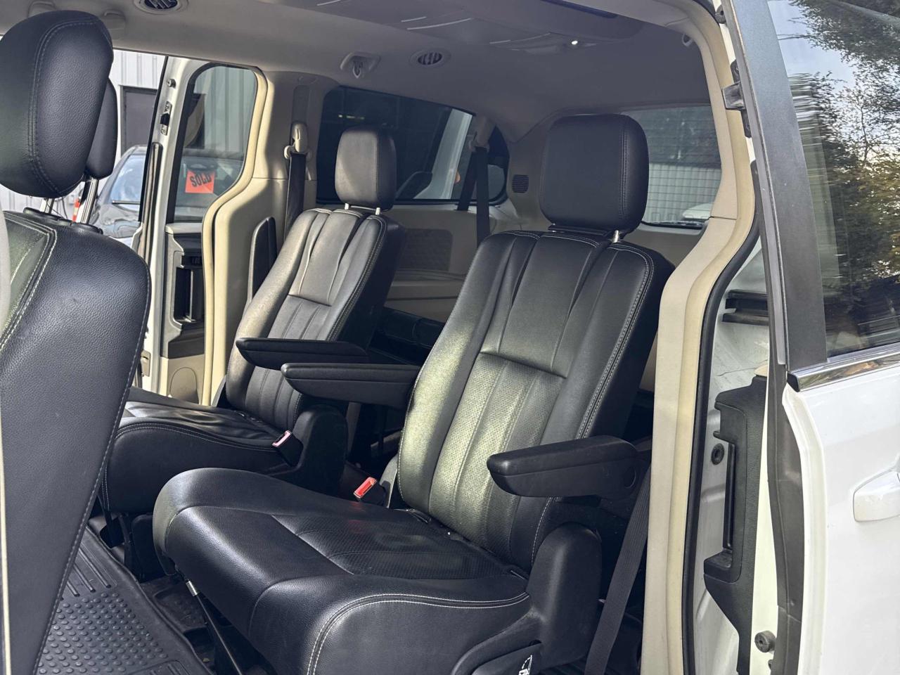 2016 Dodge Grand Caravan Crew Plus - Photo #8