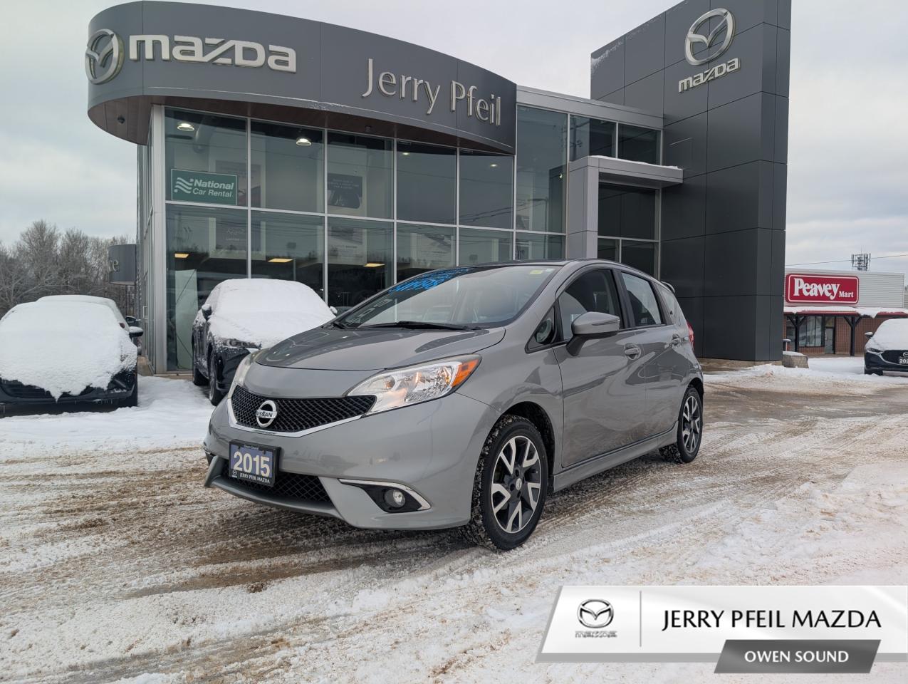 2015 Nissan Versa Note SR Photo0