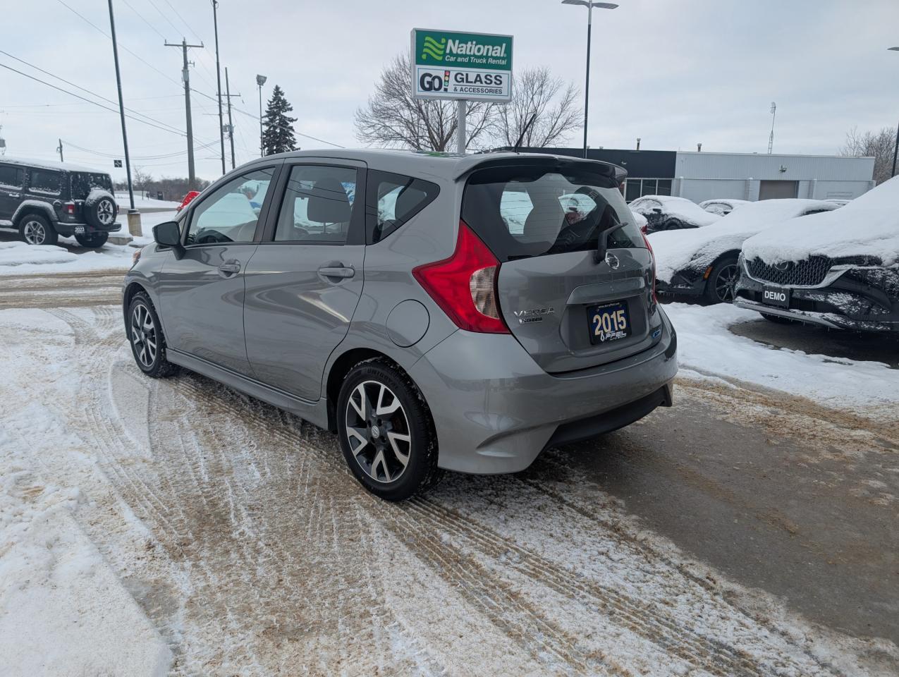 2015 Nissan Versa Note SR Photo2