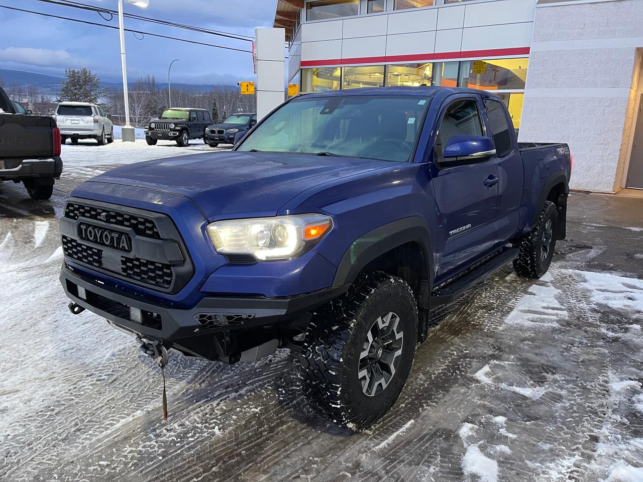 2023 Toyota Tacoma TRD Off Road Photo2