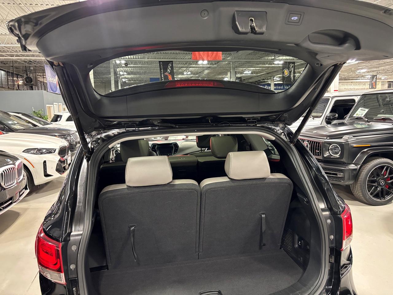 2017 Hyundai Santa Fe XL Limited AWD|7PASSENGER|NAV|INFINITYAUDIO|LEATHER|+ Photo