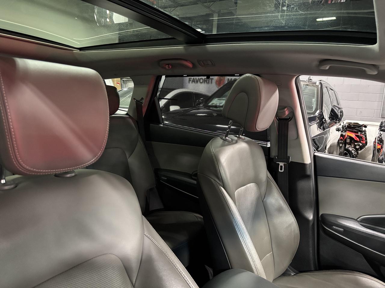 2017 Hyundai Santa Fe XL Limited AWD|7PASSENGER|NAV|INFINITYAUDIO|LEATHER|+ Photo