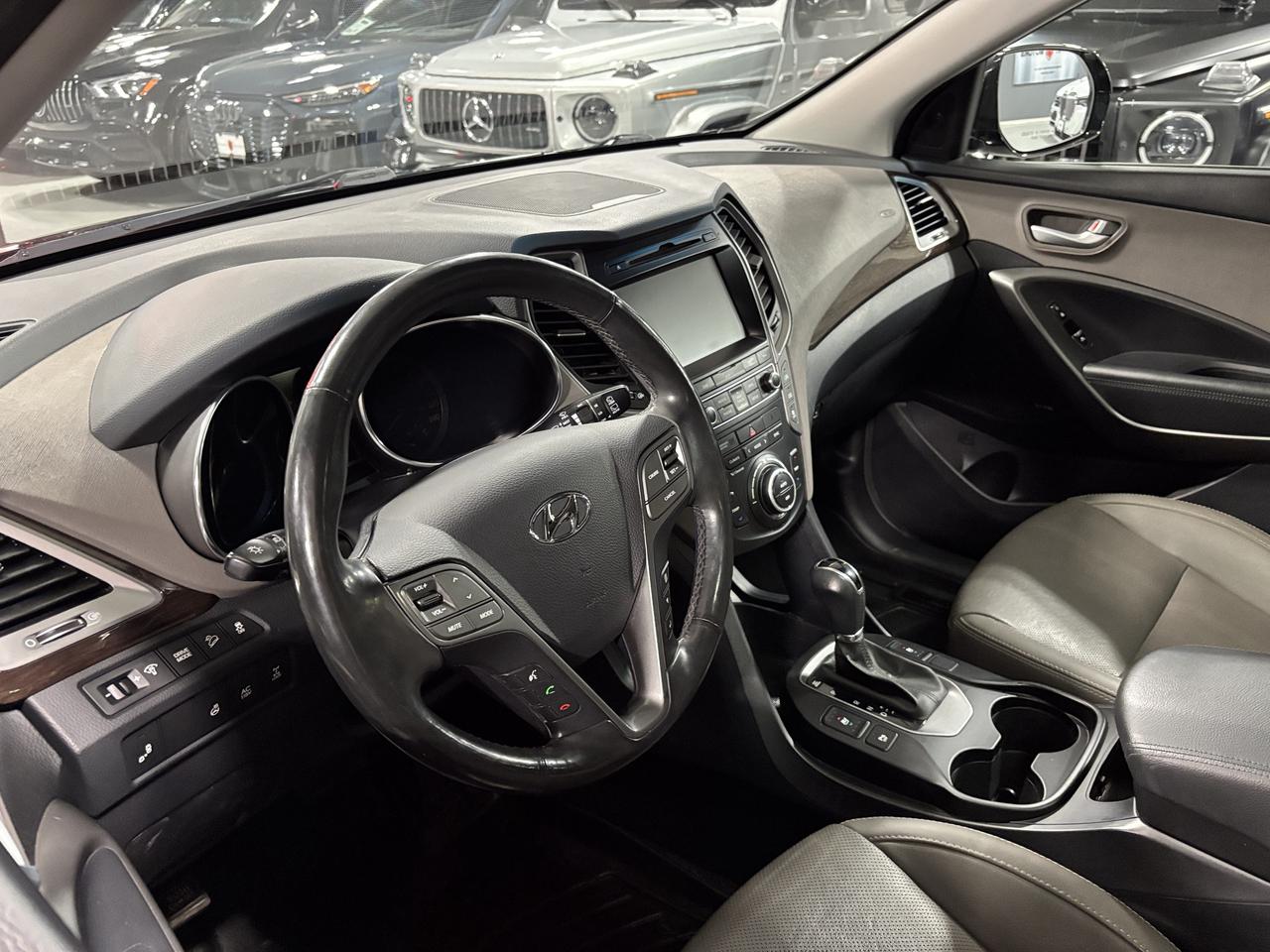 2017 Hyundai Santa Fe XL Limited AWD|7PASSENGER|NAV|INFINITYAUDIO|LEATHER|+ Photo