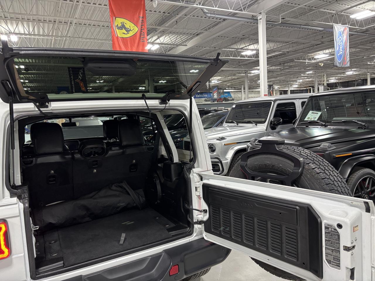 2018 Jeep Wrangler Unlimited Sahara|4X4|V6|AUTOMATIC|NAV|ALPINEAUDIO|LEATHER|++ - Photo #6