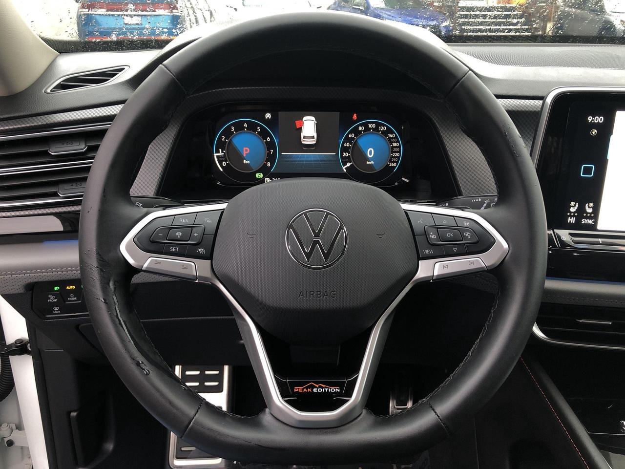2025 Volkswagen Atlas 2.0 TSI Peak Edition LIKE NEW!!  PEAK EDITION, LEA Photo