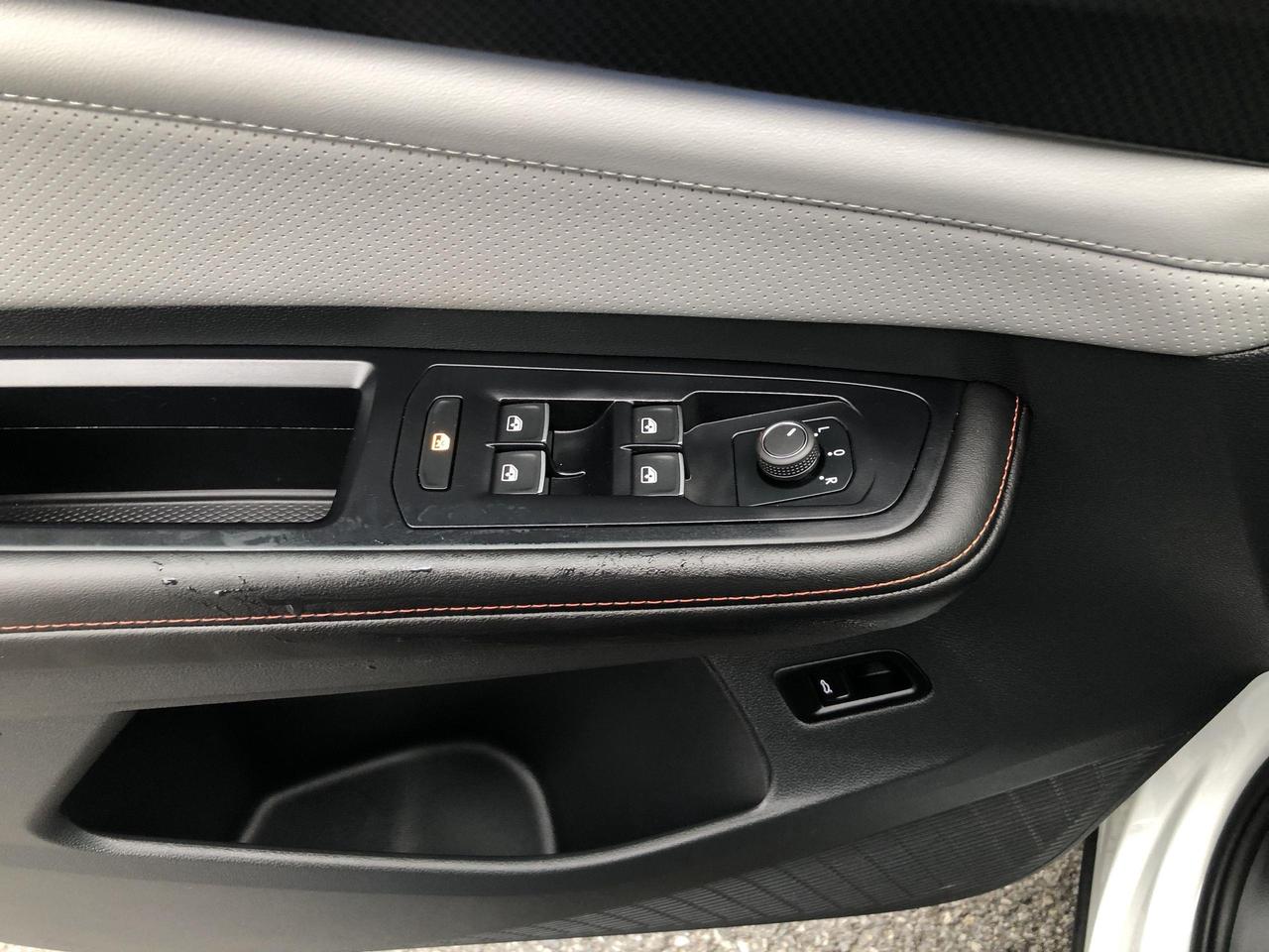2025 Volkswagen Atlas 2.0 TSI Peak Edition LIKE NEW!!  PEAK EDITION, LEA Photo