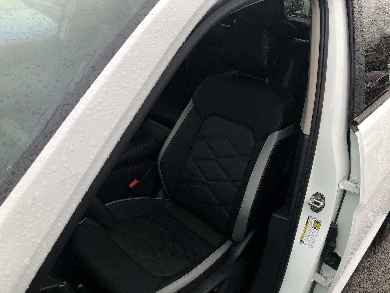 2025 Volkswagen Atlas 2.0 TSI Peak Edition LIKE NEW!!  PEAK EDITION, LEA Photo