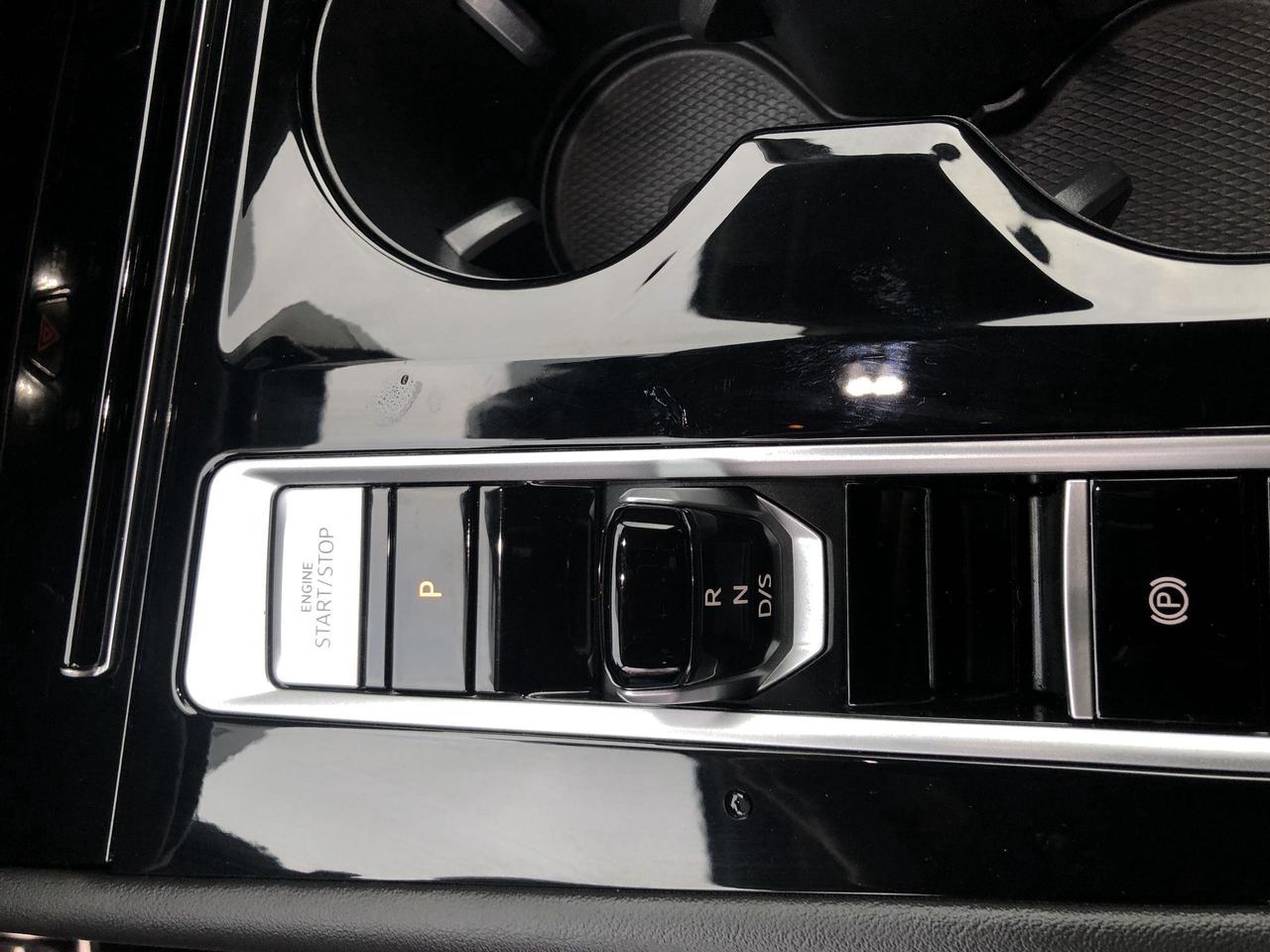 2025 Volkswagen Atlas 2.0 TSI Peak Edition LIKE NEW!!  PEAK EDITION, LEA Photo