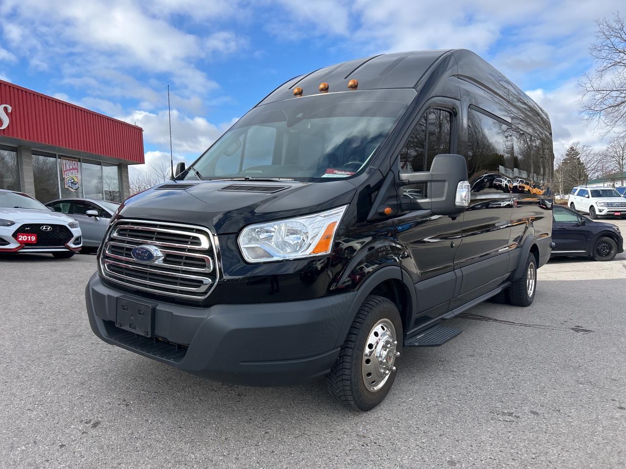 2018 Ford Transit Passenger Wagon T-350 HEAVY DUTY, ECOBOOST, CLEAN CARFAX, 11 PASS! - Photo #2
