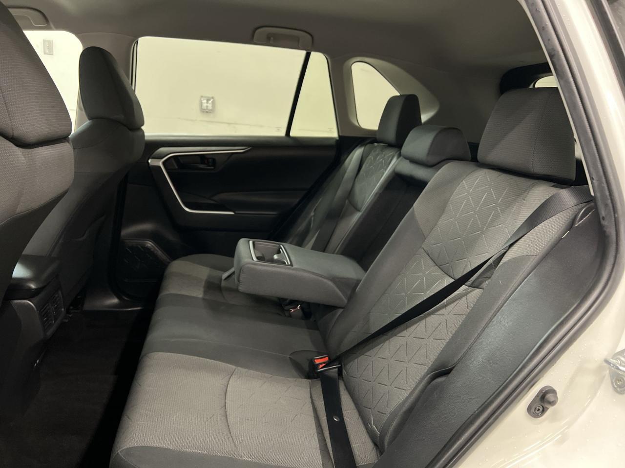 2022 Toyota RAV4 AWD |HTD SEATS |CARPLAY |ADAPT. CRUISE | BLUETOOTH Photo