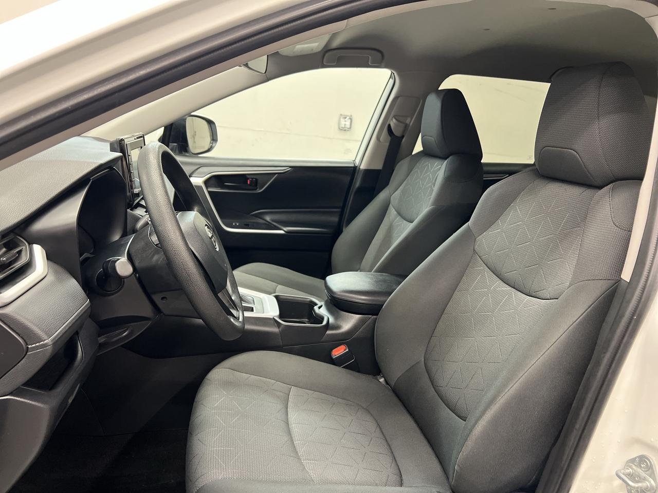 2022 Toyota RAV4 AWD |HTD SEATS |CARPLAY |ADAPT. CRUISE | BLUETOOTH Photo
