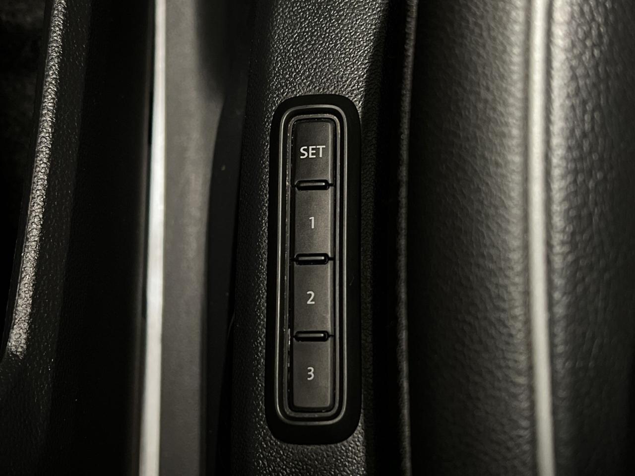 2021 Volkswagen Tiguan HIGHLINE RLINE AWD | HTD LEATHER | PANO ROOF | NAV Photo