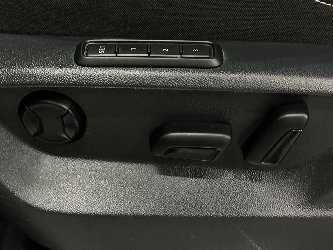 2021 Volkswagen Tiguan HIGHLINE RLINE AWD | HTD LEATHER | PANO ROOF | NAV Photo