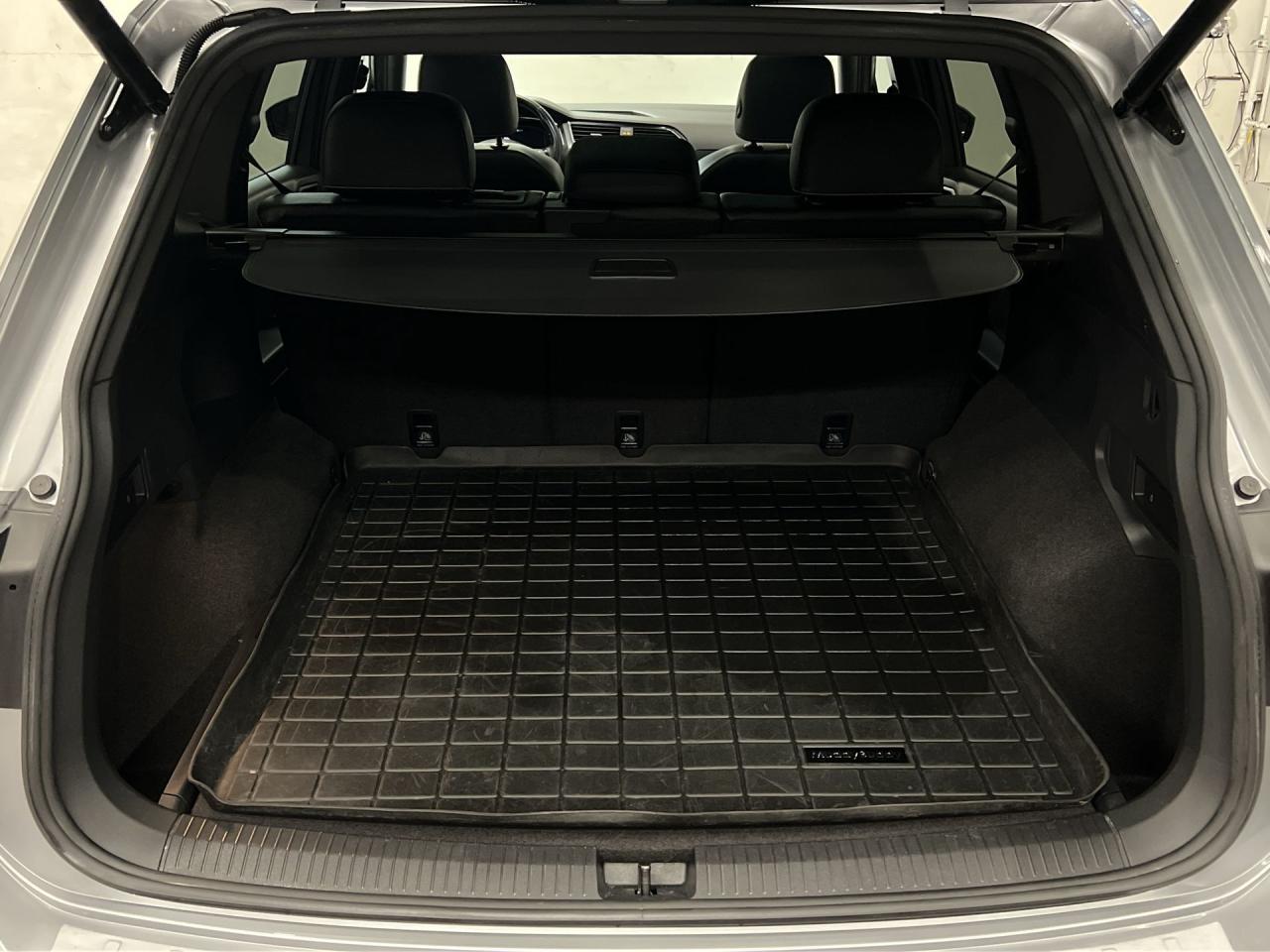 2021 Volkswagen Tiguan HIGHLINE RLINE AWD | HTD LEATHER | PANO ROOF | NAV Photo