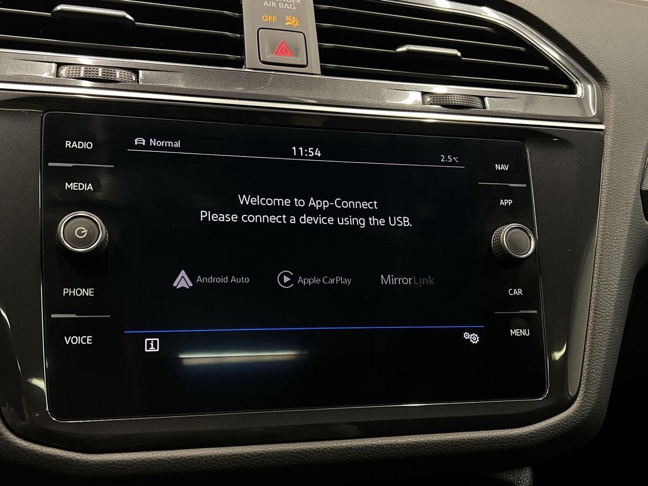 2021 Volkswagen Tiguan HIGHLINE RLINE AWD | HTD LEATHER | PANO ROOF | NAV Photo