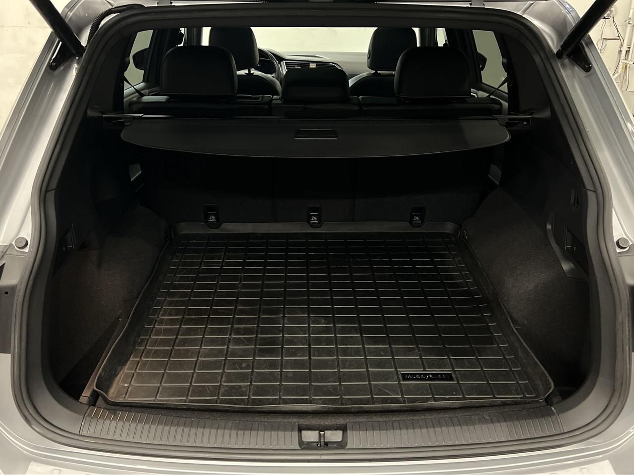 2021 Volkswagen Tiguan HIGHLINE RLINE AWD | HTD LEATHER | PANO ROOF | NAV Photo