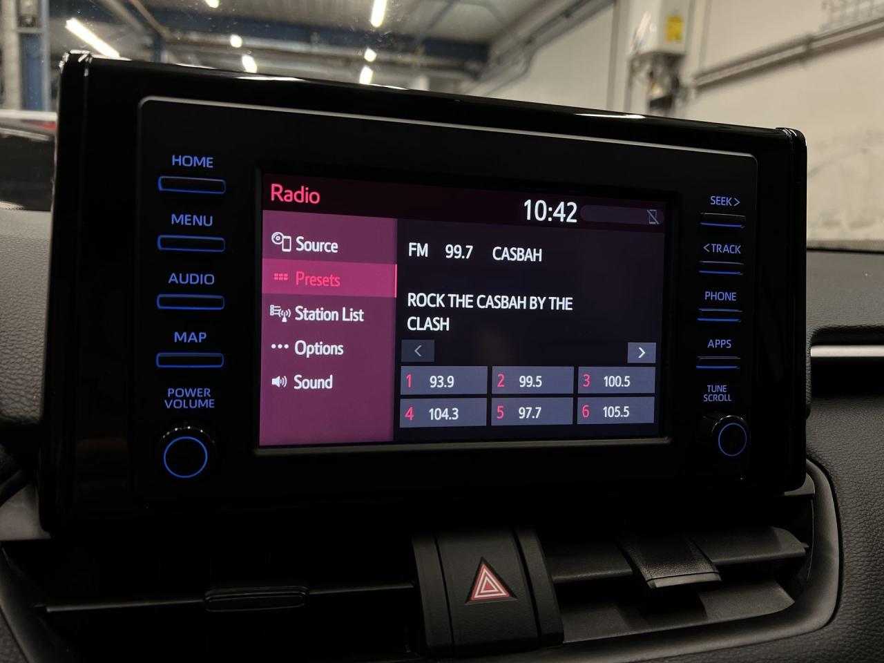 2022 Toyota RAV4 AWD | ONLY 35,000KMS! | HTD SEATS | CARPLAY | A/C Photo