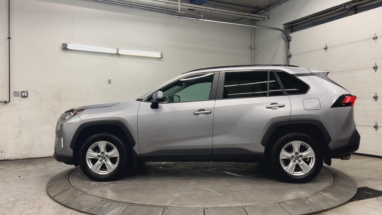 2021 Toyota RAV4 XLE AWD | SUNROOF | HTD SEATS | CARPLAY | ALLOYS Photo4