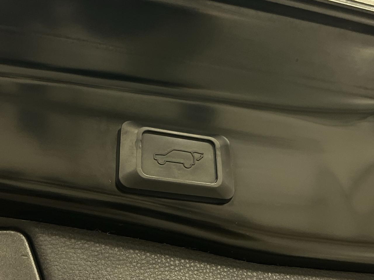 2020 Toyota RAV4 LIMITED AWD | ONLY 45,000KMS! | LEATHER | SUNROOF Photo