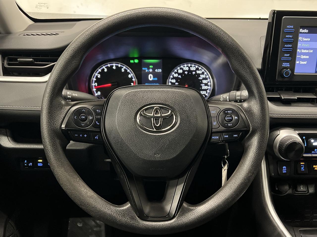2022 Toyota RAV4 AWD | ONLY 35,000KMS! | CARPLAY | HTD SEATS | A/C Photo