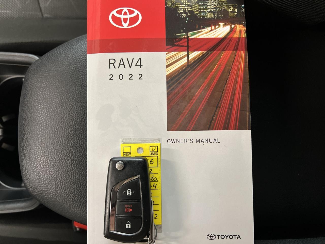 2022 Toyota RAV4 AWD | ONLY 35,000KMS! | CARPLAY | HTD SEATS | A/C Photo