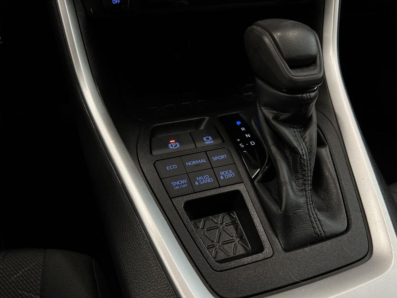 2022 Toyota RAV4 AWD | ONLY 35,000KMS! | CARPLAY | HTD SEATS | A/C Photo