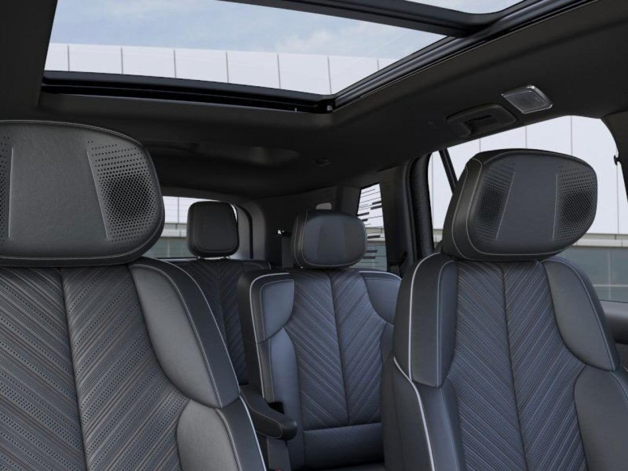 2026 Cadillac VISTIQ Platinum AWD 4dr Platinum Photo