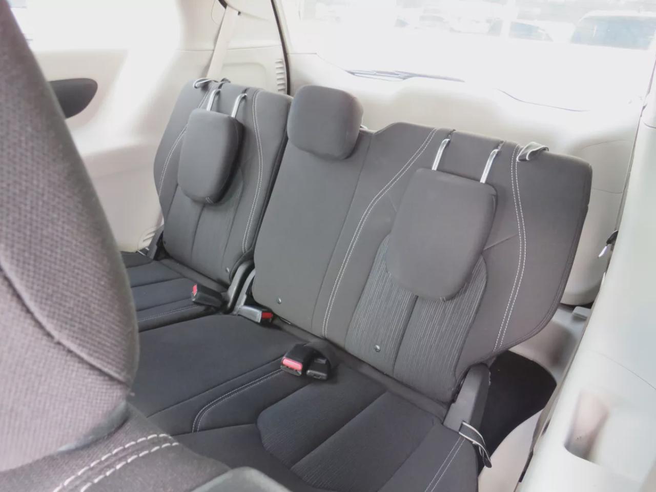 2021 Dodge Grand Caravan SXT (**CLEAN TITLE/NO ACCIDENTS!!**SAFETY/CERTIFIED!!**7 PASSENGER!!**STOW & GO SEATING**ALLOY RIMS**POWER SEATS**DIGITAL TOUCHSCREEN**HEATED SEATS/STEERING WHEEL**PUSH BUTTON START**REVERSE CAMERA**DUAL CLIMATE CONTROL**BLUETOOTH**CRUISE CONTROL**) Photo