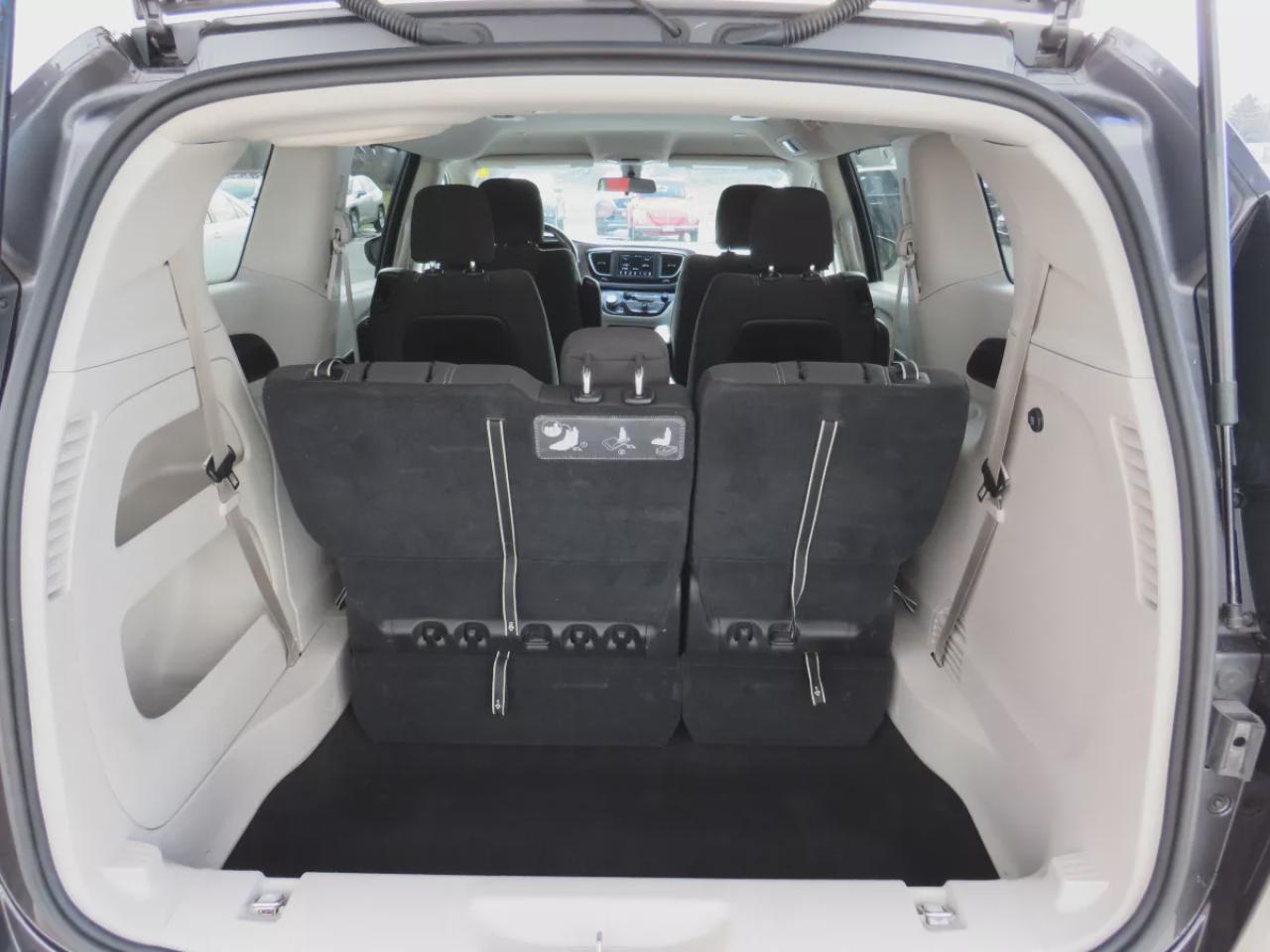 2021 Dodge Grand Caravan SXT (**CLEAN TITLE/NO ACCIDENTS!!**SAFETY/CERTIFIED!!**7 PASSENGER!!**STOW & GO SEATING**ALLOY RIMS**POWER SEATS**DIGITAL TOUCHSCREEN**HEATED SEATS/STEERING WHEEL**PUSH BUTTON START**REVERSE CAMERA**DUAL CLIMATE CONTROL**BLUETOOTH**CRUISE CONTROL**) Photo