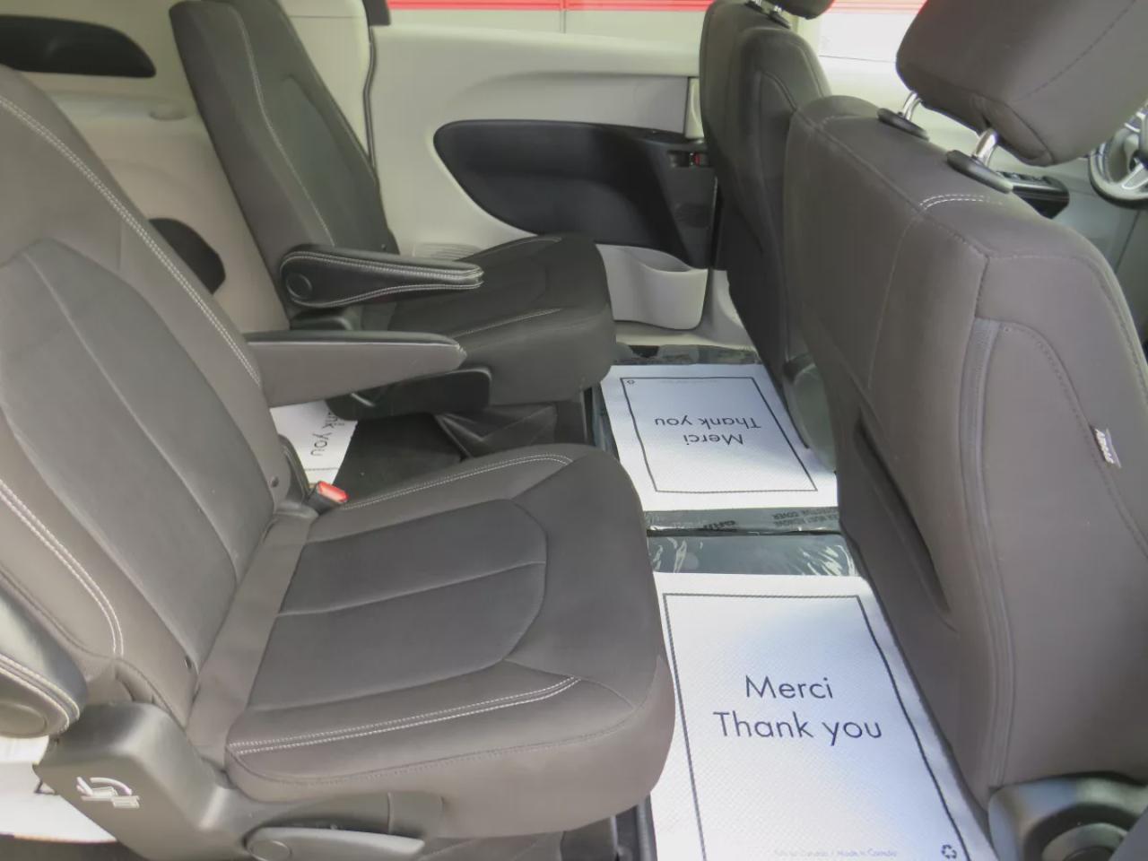 2021 Dodge Grand Caravan SXT (**CLEAN TITLE/NO ACCIDENTS!!**SAFETY/CERTIFIED!!**7 PASSENGER!!**STOW & GO SEATING**ALLOY RIMS**POWER SEATS**DIGITAL TOUCHSCREEN**HEATED SEATS/STEERING WHEEL**PUSH BUTTON START**REVERSE CAMERA**DUAL CLIMATE CONTROL**BLUETOOTH**CRUISE CONTROL**) Photo