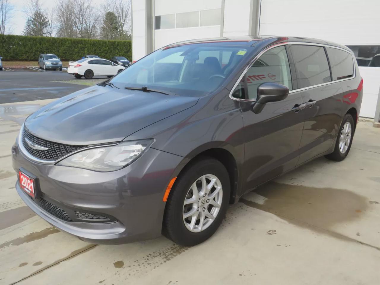 2021 Dodge Grand Caravan SXT (**CLEAN TITLE/NO ACCIDENTS!!**SAFETY/CERTIFIED!!**7 PASSENGER!!**STOW & GO SEATING**ALLOY RIMS**POWER SEATS**DIGITAL TOUCHSCREEN**HEATED SEATS/STEERING WHEEL**PUSH BUTTON START**REVERSE CAMERA**DUAL CLIMATE CONTROL**BLUETOOTH**CRUISE CONTROL**) Photo