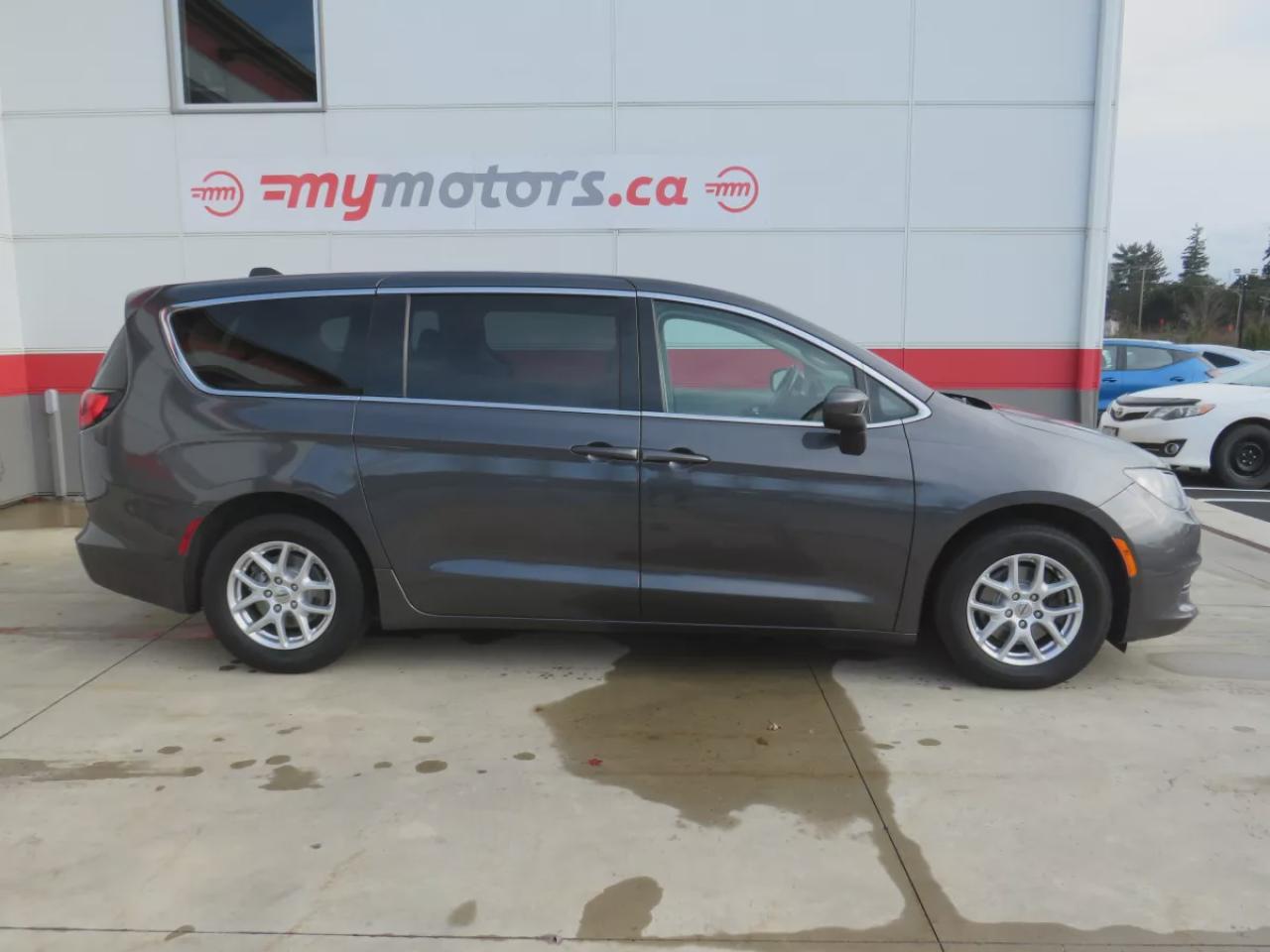 2021 Dodge Grand Caravan SXT (**CLEAN TITLE/NO ACCIDENTS!!**SAFETY/CERTIFIED!!**7 PASSENGER!!**STOW & GO SEATING**ALLOY RIMS**POWER SEATS**DIGITAL TOUCHSCREEN**HEATED SEATS/STEERING WHEEL**PUSH BUTTON START**REVERSE CAMERA**DUAL CLIMATE CONTROL**BLUETOOTH**CRUISE CONTROL**) Photo