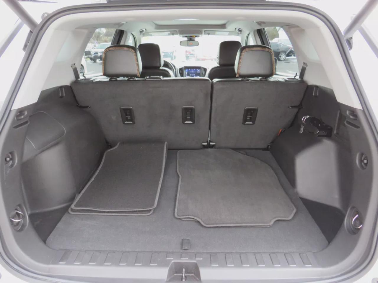 2024 GMC Terrain AT4 (**CLEAN TITLE/NO ACCIDENTS**SAFETY/CERTIFIED**AWD**ALLOY RIMS**REMOTE START**LEATHER**POWER SEATS**PANORAMIC SUNROOF**NAVIGATION**HEATED SEATS**DUAL CLIMATE CONTROL**DIGITAL TOUCHSCREEN**POWER TAILGATE**REVERSE CAMERA**PUSH BUTTON START**USB/AUX**CRU Photo